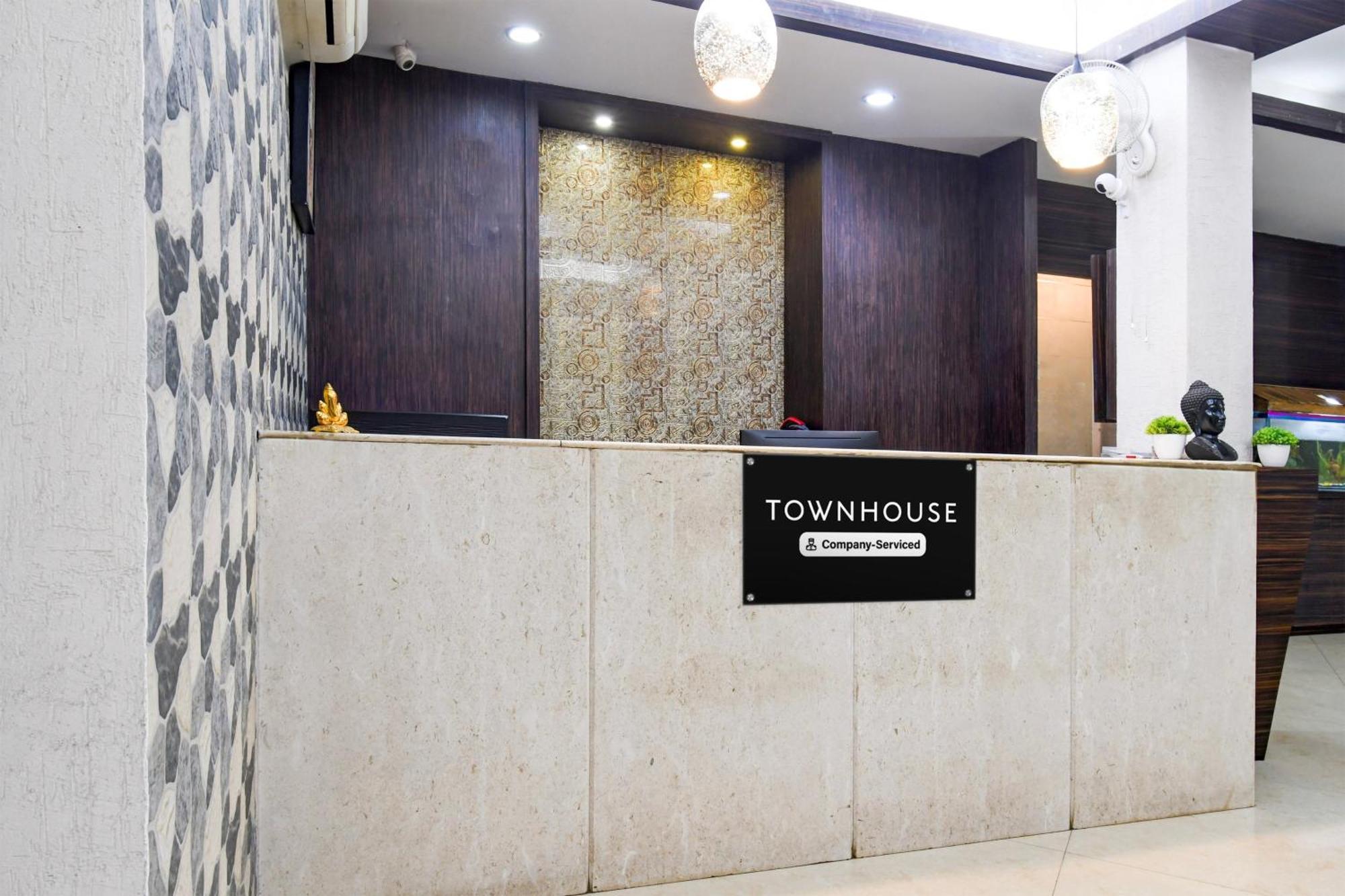 Super Townhouse Harmu Road Formerly Elite City Ранчи Екстериор снимка